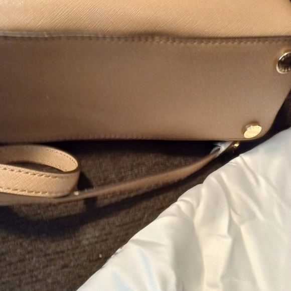 NWT MICHAEL KORS SATCHEL CROSSBODY.... GORGEOUS AND ROOMY - Picture 7 of 8